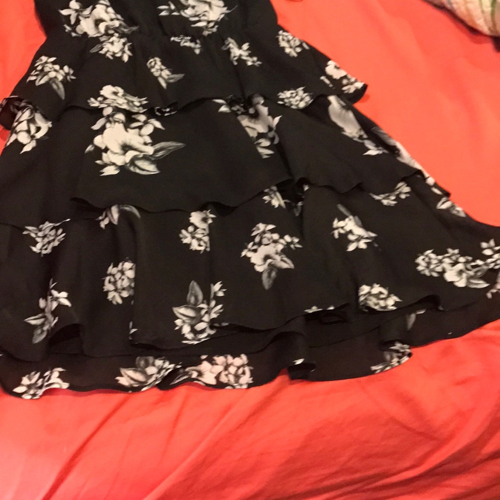 Black and white floral dress. - Picture 4 of 5